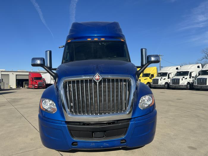 2022 International LT625-1