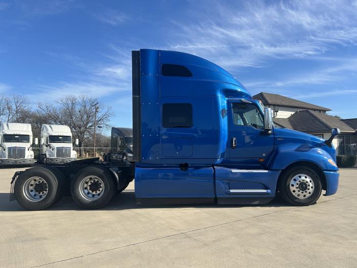 2022 International LT625-3