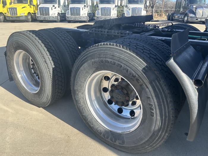 2022 International LT625-17