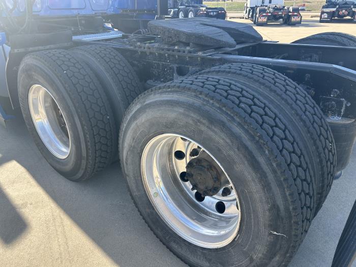 2022 International LT625-18