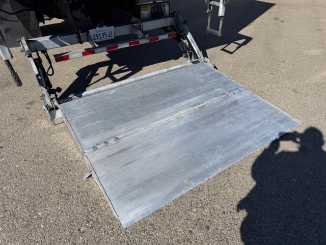 2019 Freightliner Business Class M2 106-7