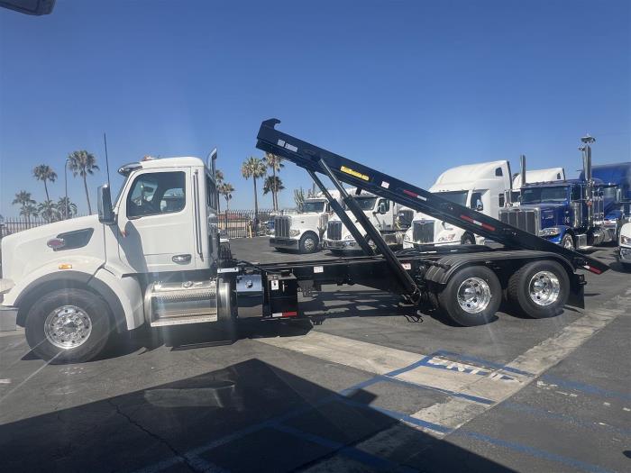 2026 Peterbilt 567-31