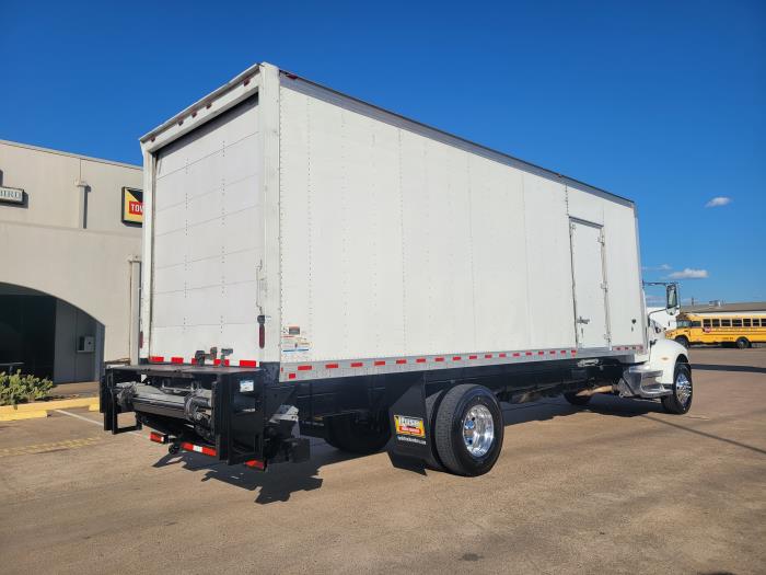 2020 Peterbilt 337-4