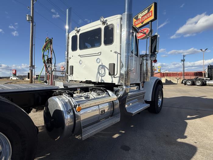 2026 Peterbilt 589-22