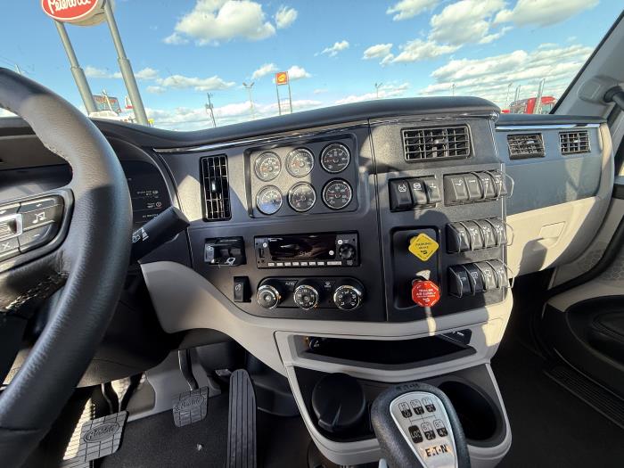 2026 Peterbilt 589-25