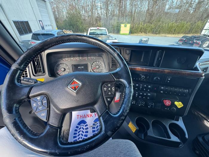 2022 International LT625-13