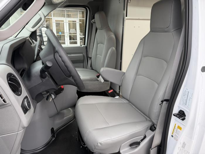 2026 Ford E-450-31