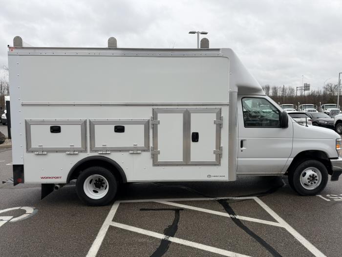 2026 Ford E-450-6