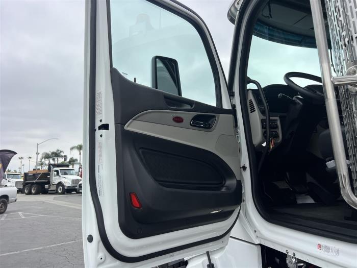 2026 Peterbilt 567-12