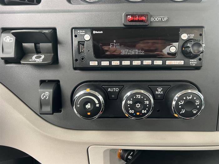 2026 Peterbilt 567-18