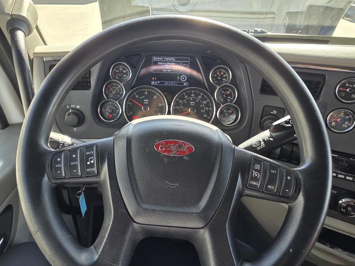 2021 Peterbilt 579-13