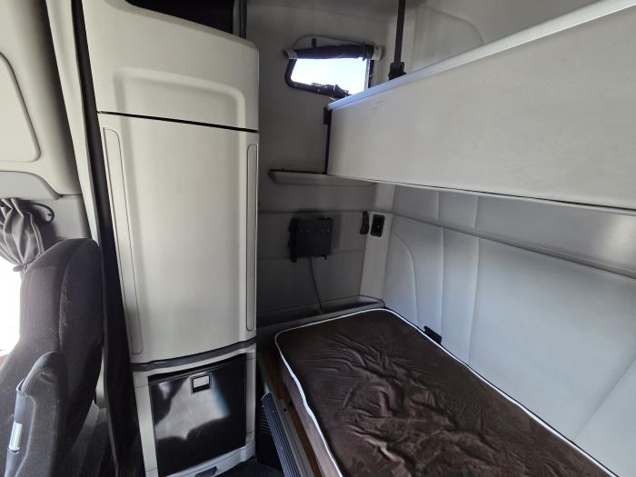 2021 Peterbilt 579-18