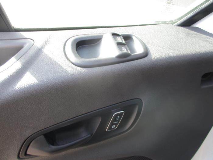 2025 Ford Transit-350-11