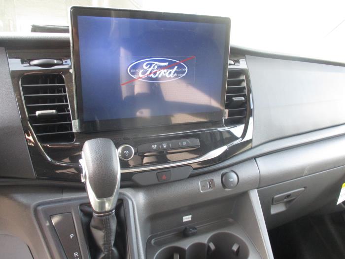 2025 Ford Transit-350-13