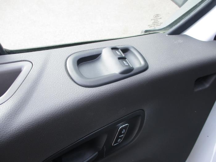 2025 Ford Transit-350-11