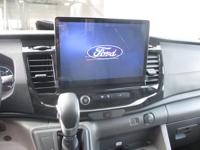 2025 Ford Transit-350-13