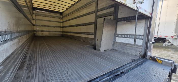 2020 Peterbilt 337-10