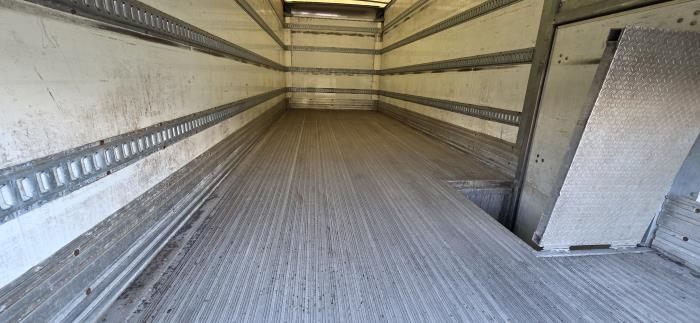 2020 Peterbilt 337-11