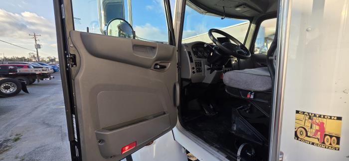 2020 Peterbilt 337-15