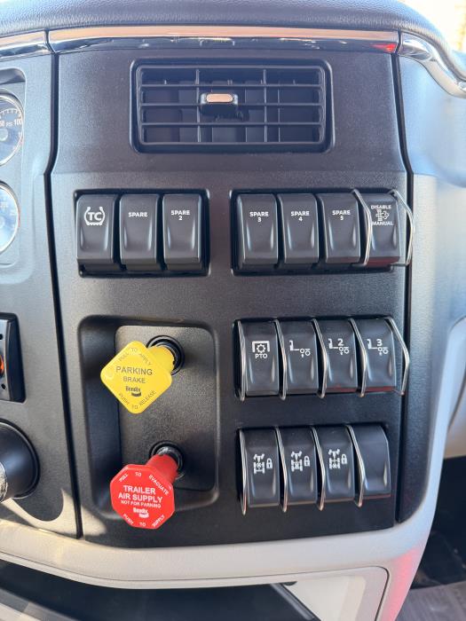 2026 Peterbilt 589-22