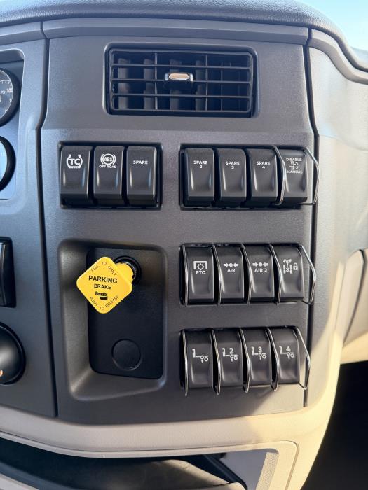 2026 Peterbilt 567-19