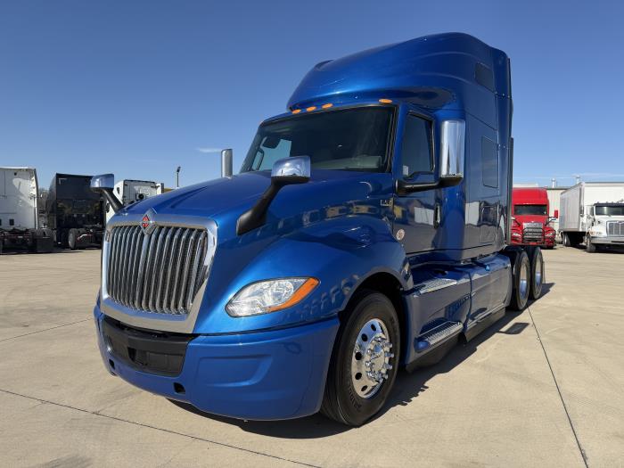 2022 International LT625-0