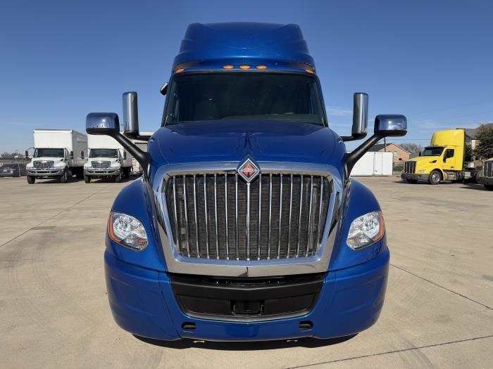 2022 International LT625-1