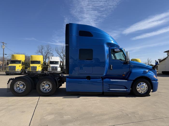 2022 International LT625-3