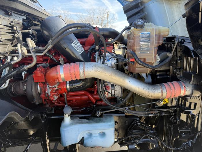 2022 International LT625-11