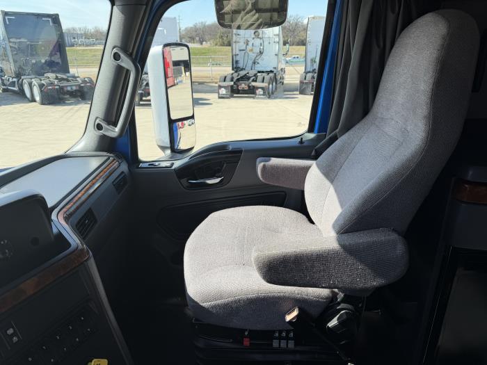 2022 International LT625-15