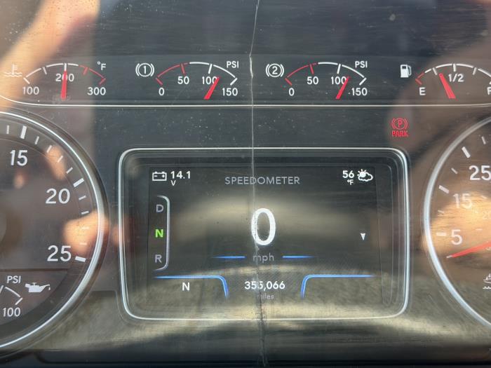 2022 International LT625-20