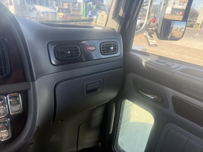 2022 Peterbilt 389-7