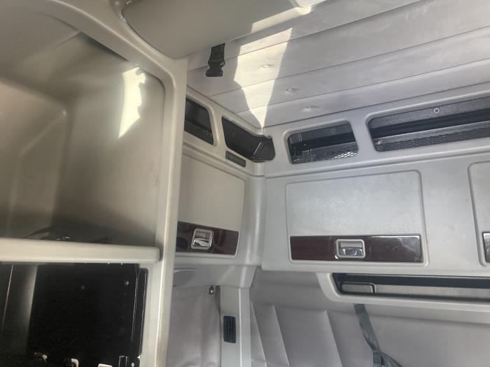 2022 Peterbilt 389-12