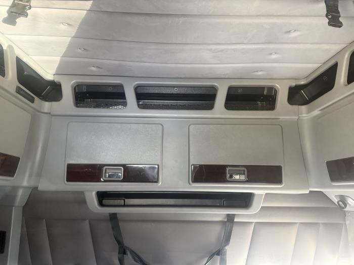 2022 Peterbilt 389-15