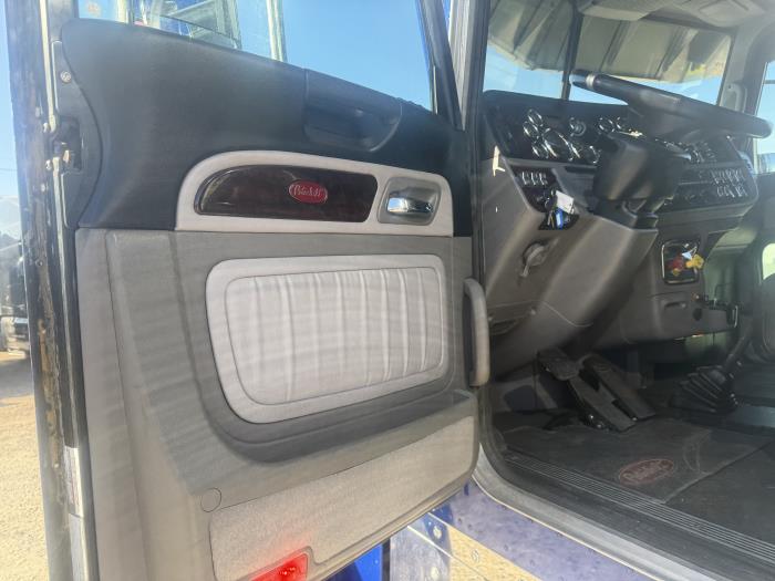 2022 Peterbilt 389-23