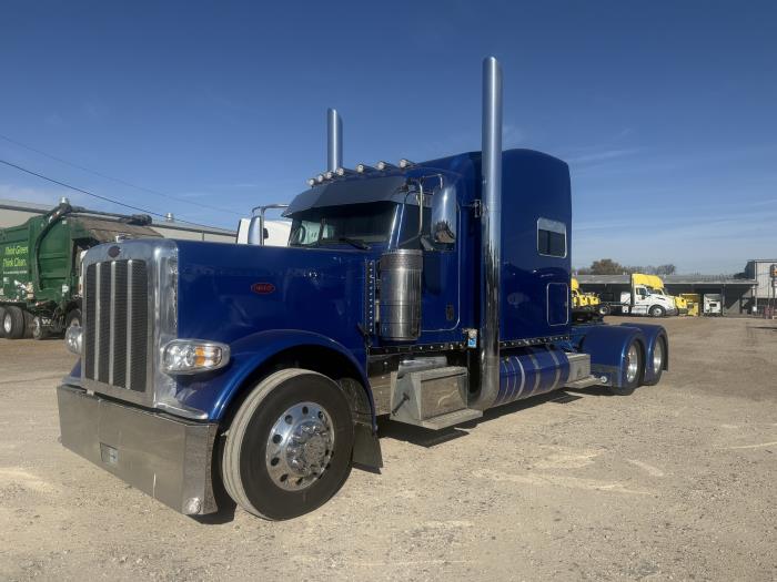 2022 Peterbilt 389-18