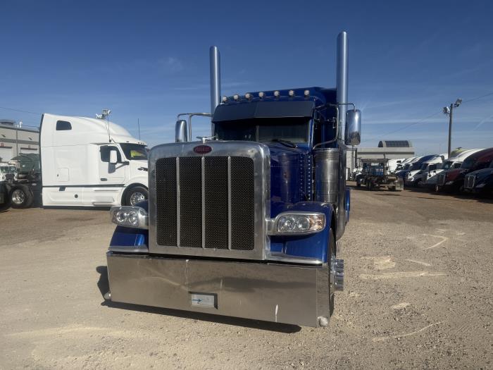 2022 Peterbilt 389-25