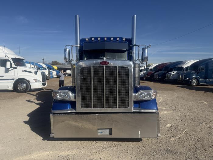 2022 Peterbilt 389-1