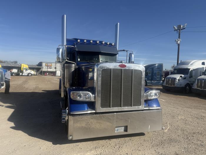 2022 Peterbilt 389-26