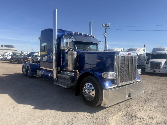2022 Peterbilt 389-28