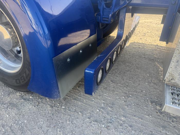 2022 Peterbilt 389-37