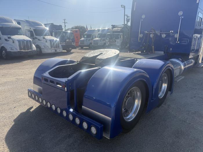 2022 Peterbilt 389-40