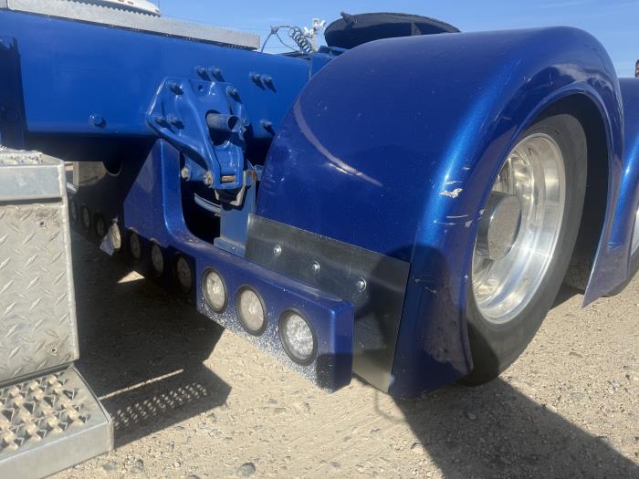 2022 Peterbilt 389-47