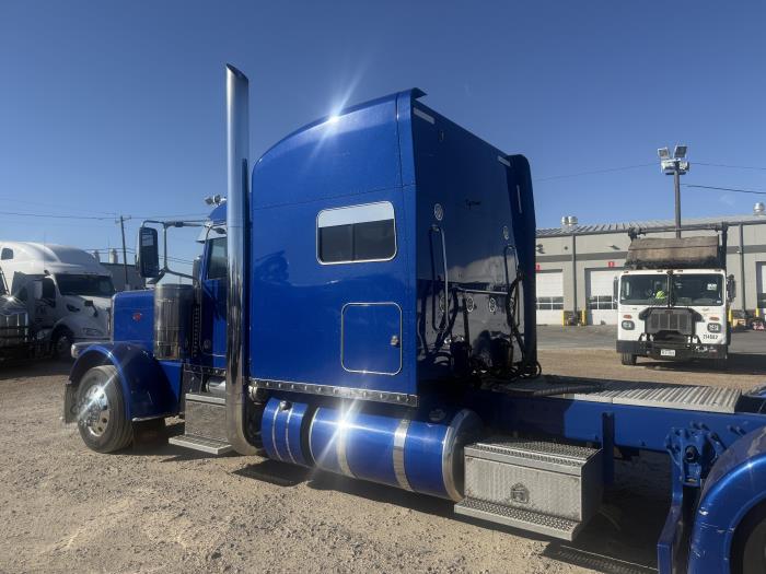2022 Peterbilt 389-49