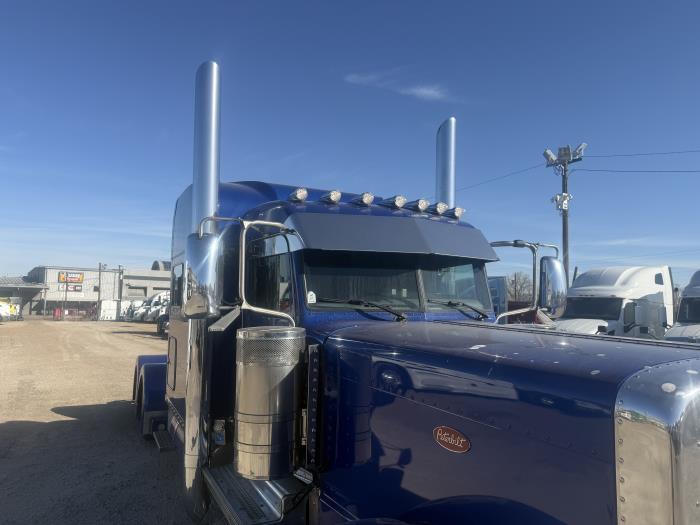 2022 Peterbilt 389-51