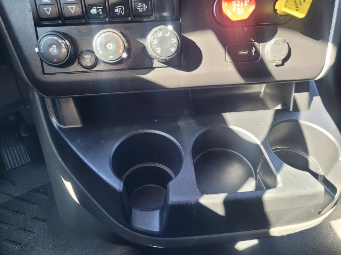 2022 International LT625-15