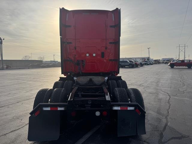 2022 International LT625-8