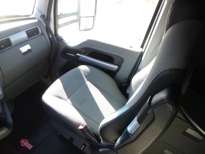 2021 Kenworth T680-13