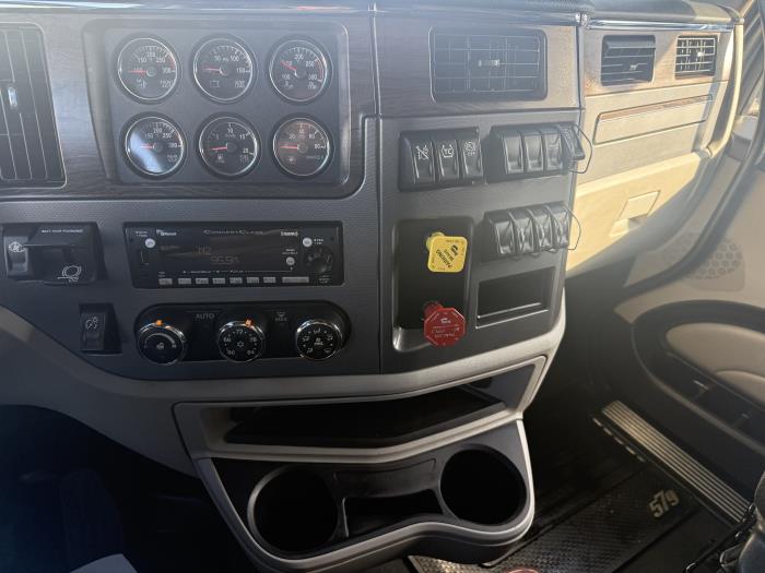 2022 Peterbilt 579-5