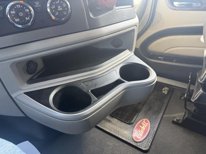 2022 Peterbilt 579-12